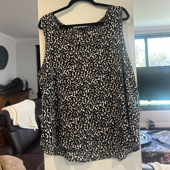 Banana Republic Women's Sleeveless Blouse - Picture 1 of 5